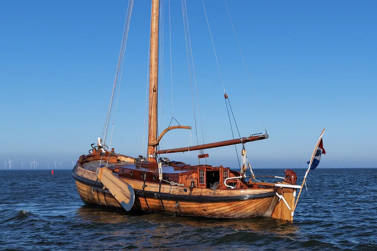 Dutch Botter Yacht 12