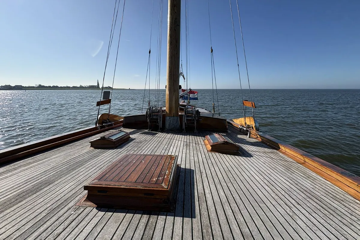 Dutch Botter Yacht 15