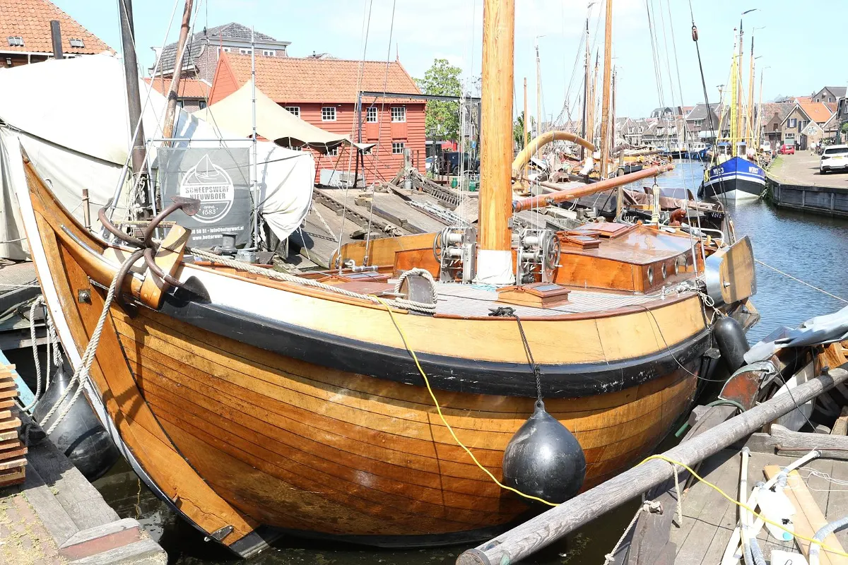 Dutch Botter Yacht 97
