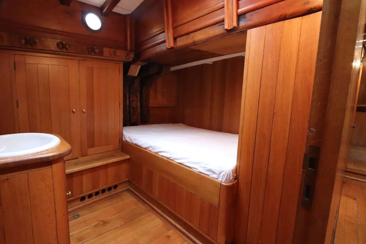 Dutch Botter Yacht 101