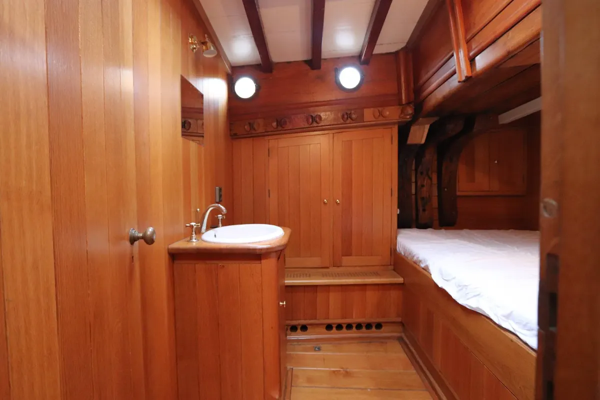 Dutch Botter Yacht 126