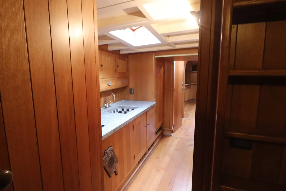 Dutch Botter Yacht 129