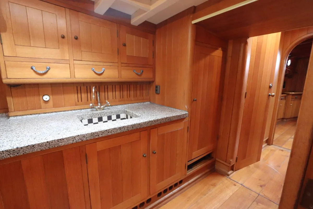 Dutch Botter Yacht 130