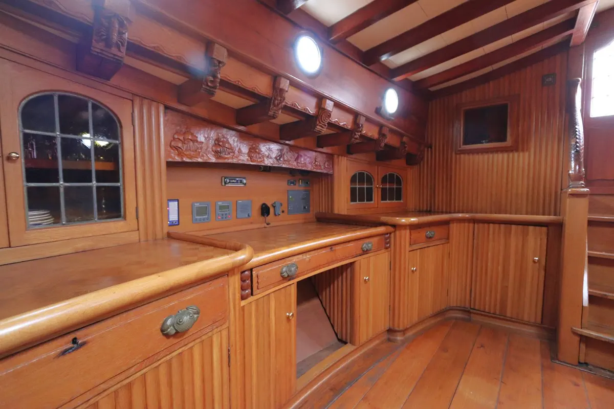 Dutch Botter Yacht 132