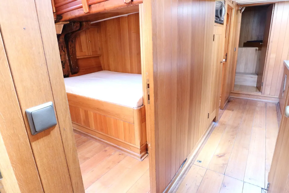 Dutch Botter Yacht 204