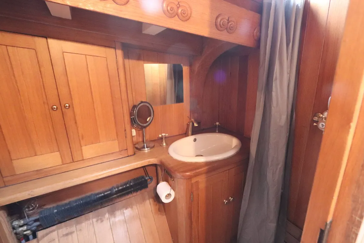 Dutch Botter Yacht 211