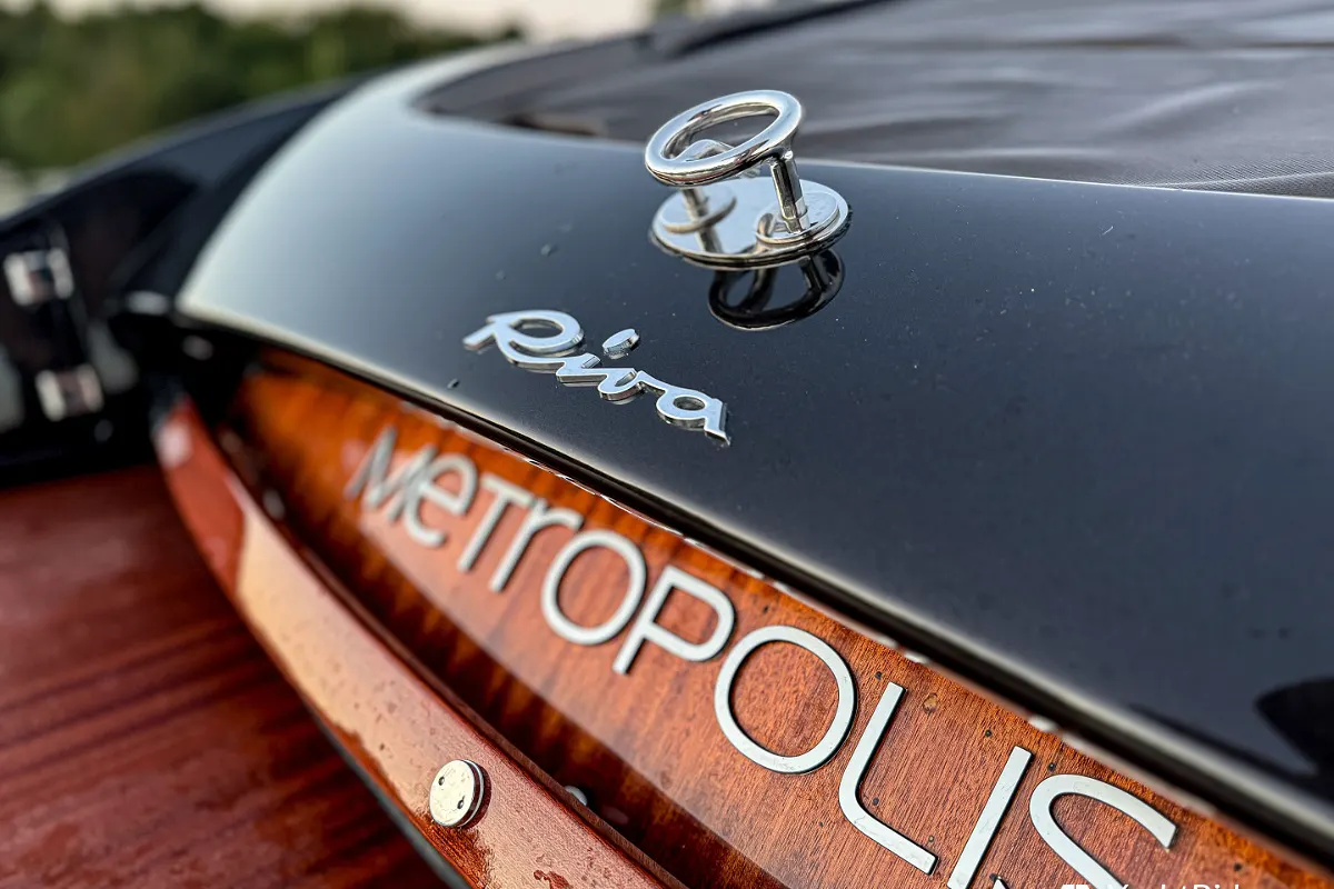 Riva Iseo 27 + Yanmar V8 320HP 51