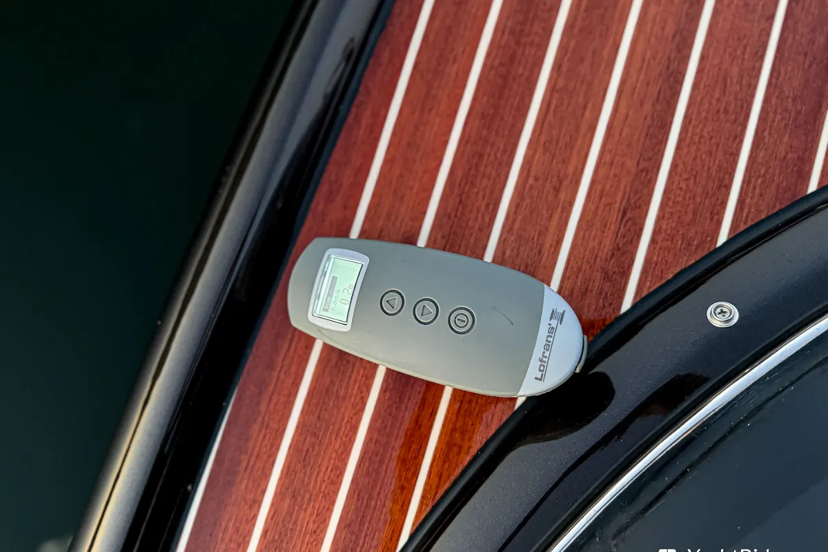 Riva Iseo 27 + Yanmar V8 320HP 56