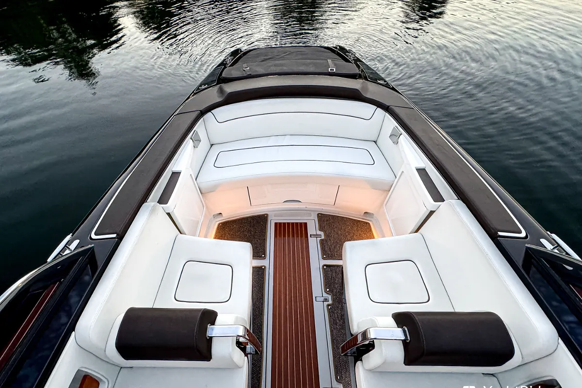 Riva Iseo 27 + Yanmar V8 320HP 58