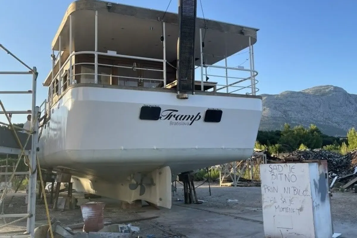 Custom Built - MY ''Tramp'' 20