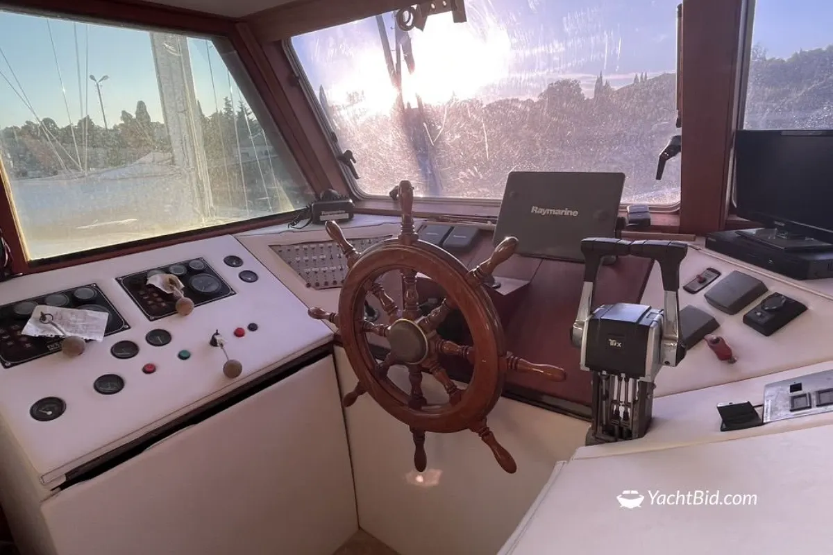 Custom Built - MY ''Tramp'' 27