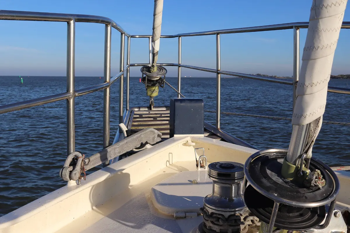 Colin Archer Bronsveen 1500 Deck Saloon 38
