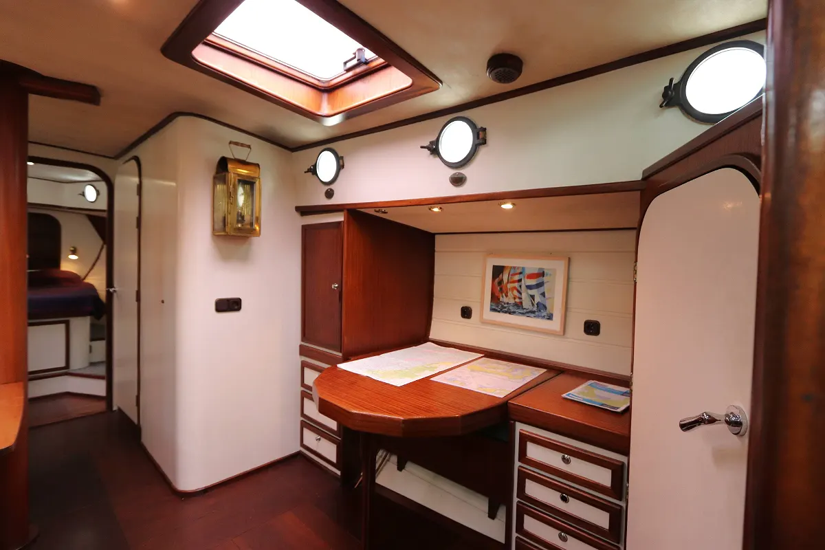 Colin Archer Bronsveen 1500 Deck Saloon 61