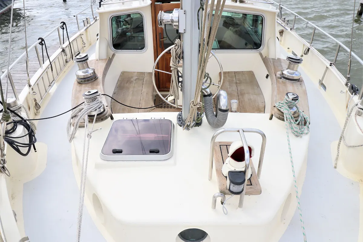 Colin Archer Bronsveen 1500 Deck Saloon 24