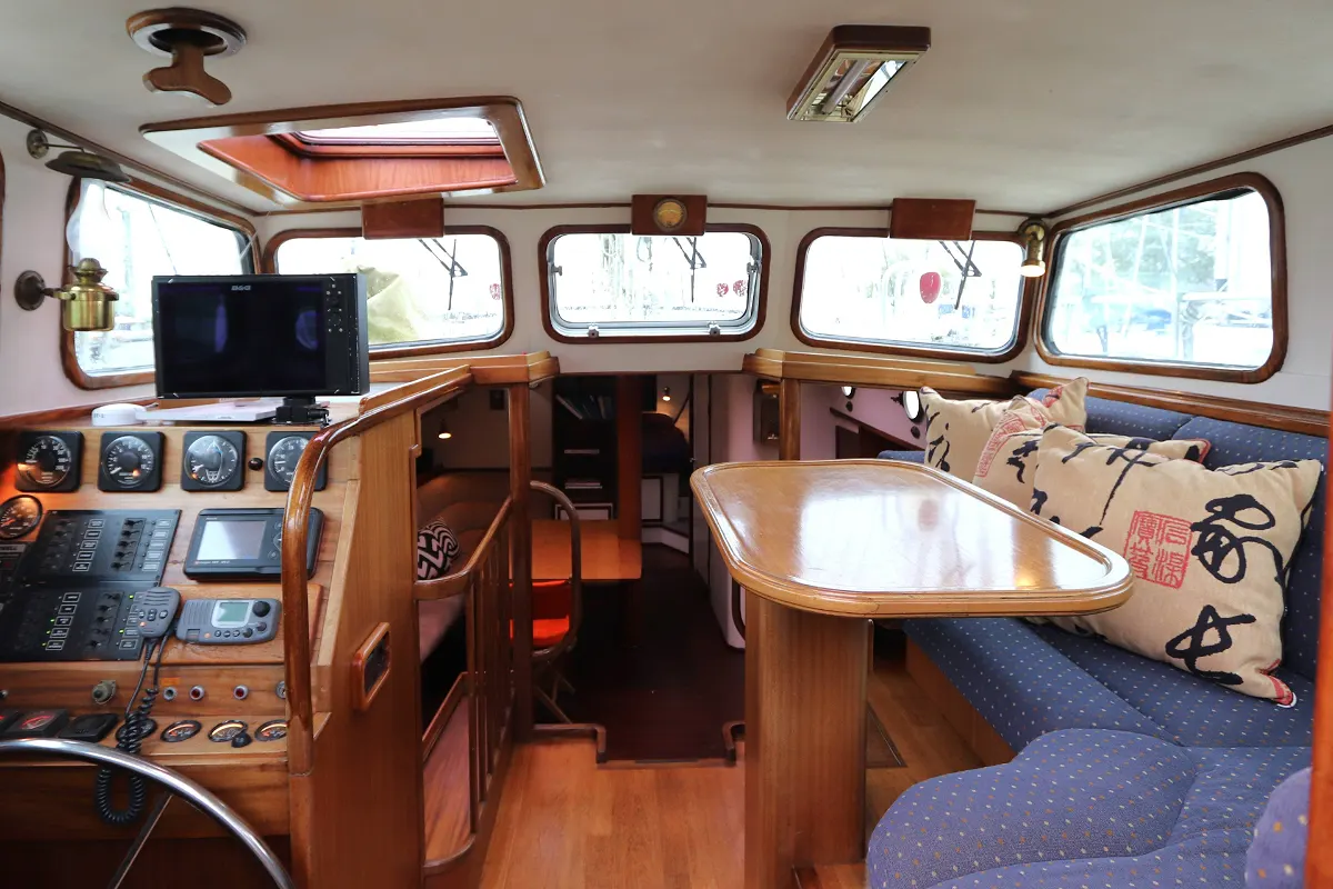 Colin Archer Bronsveen 1500 Deck Saloon 57