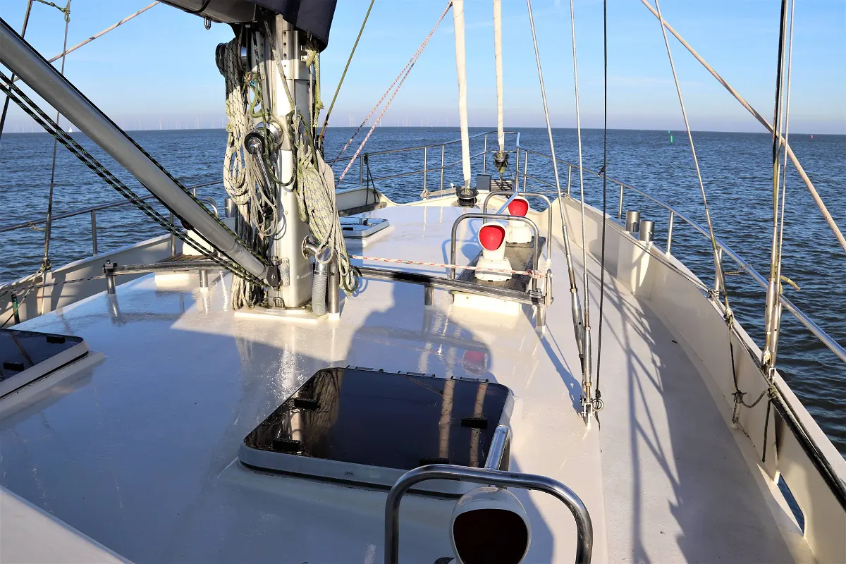 Colin Archer Bronsveen 1500 Deck Saloon 16