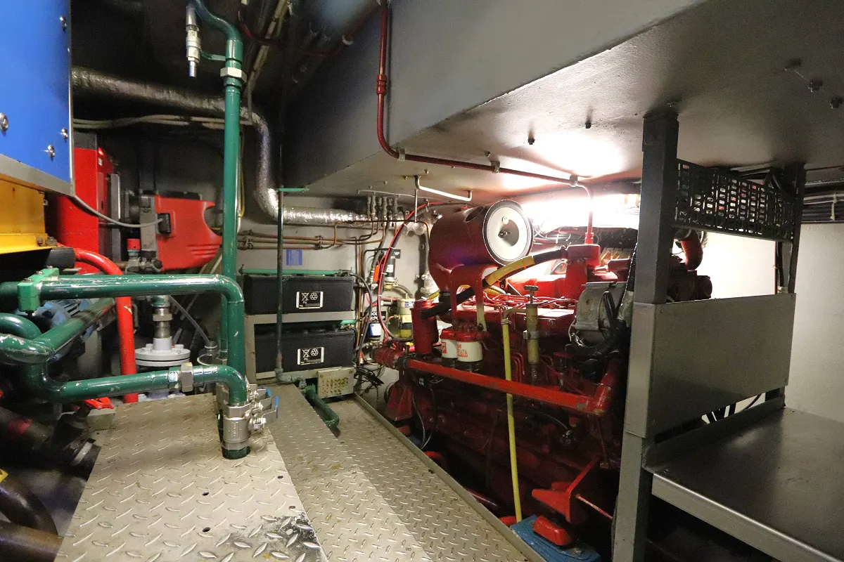 Colin Archer Bronsveen 1500 Deck Saloon 75