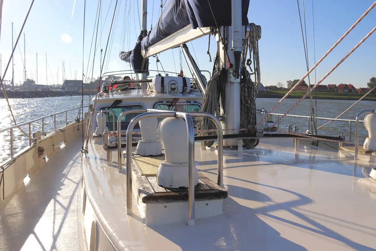 Colin Archer Bronsveen 1500 Deck Saloon 33