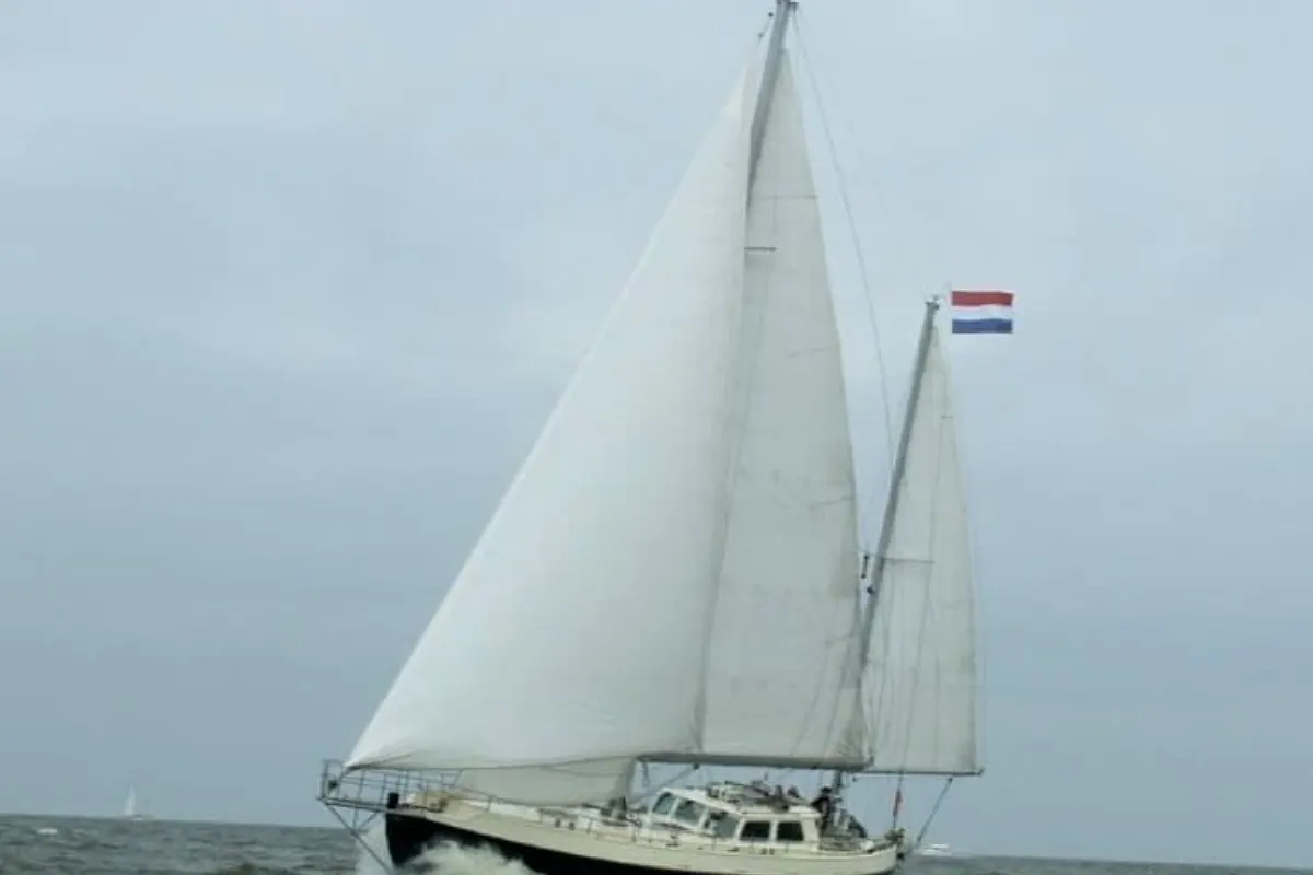 Colin Archer Bronsveen 1500 Deck Saloon 103