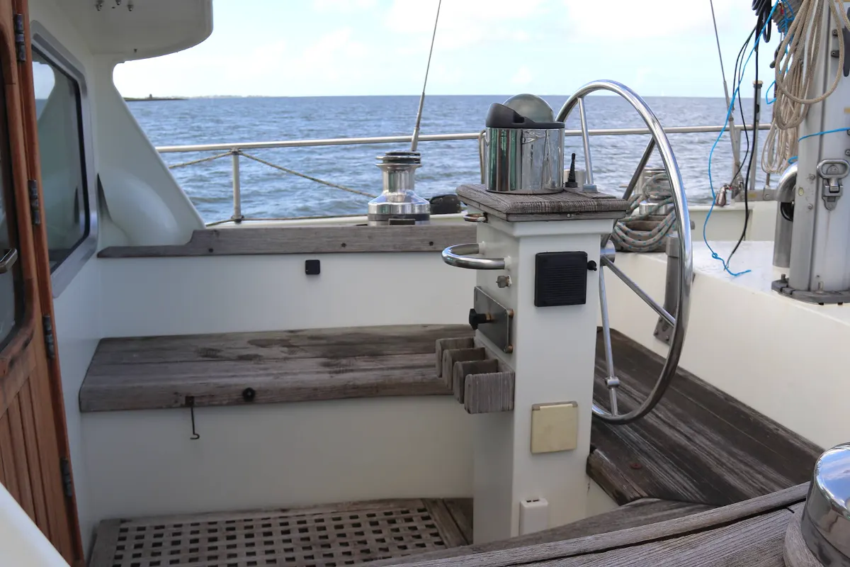 Colin Archer Bronsveen 1500 Deck Saloon 55