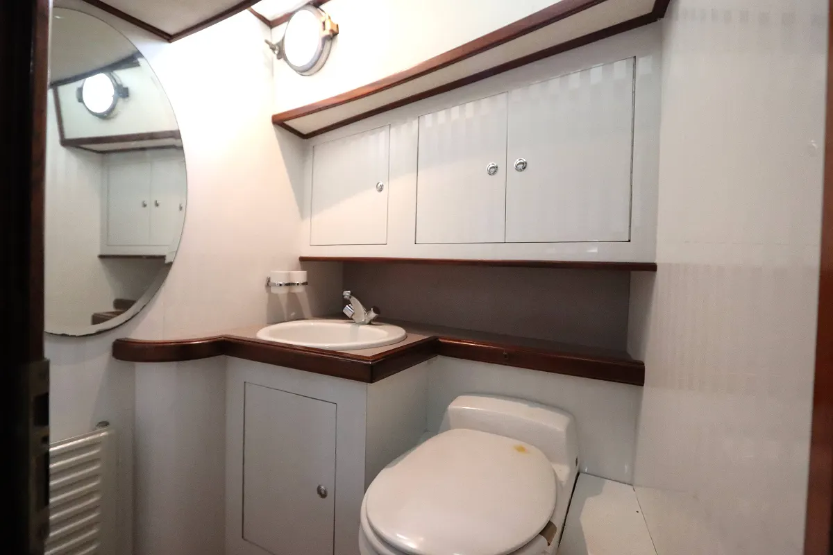 Colin Archer Bronsveen 1500 Deck Saloon 73