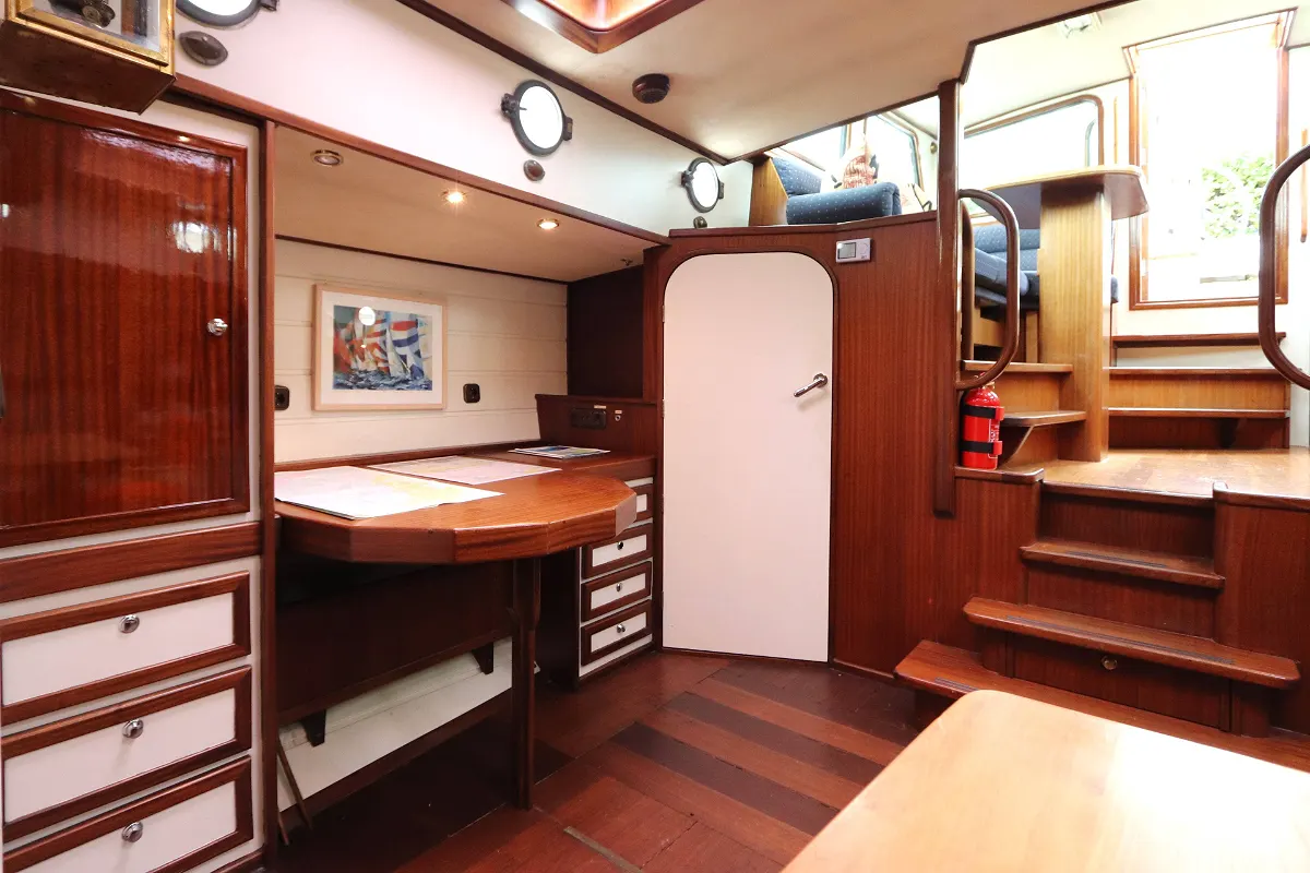 Colin Archer Bronsveen 1500 Deck Saloon 67