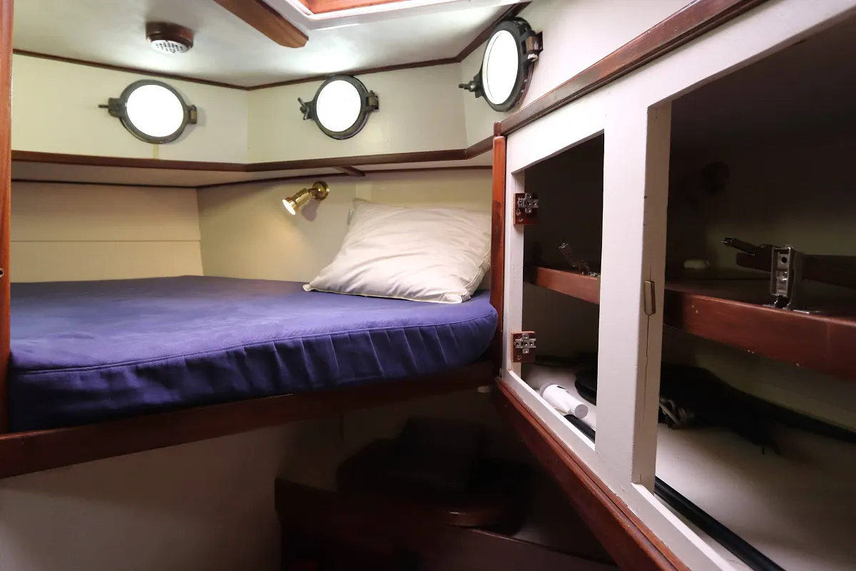 Colin Archer Bronsveen 1500 Deck Saloon 72