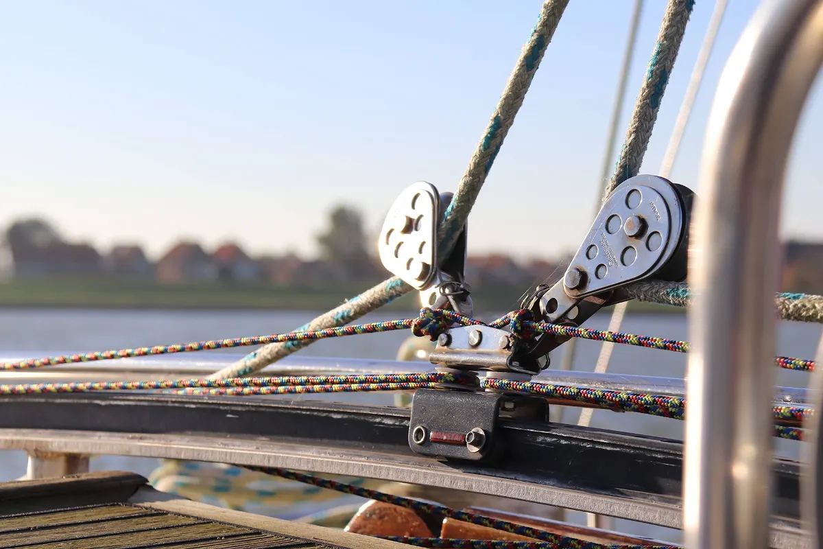 Colin Archer Bronsveen 1500 Deck Saloon 36