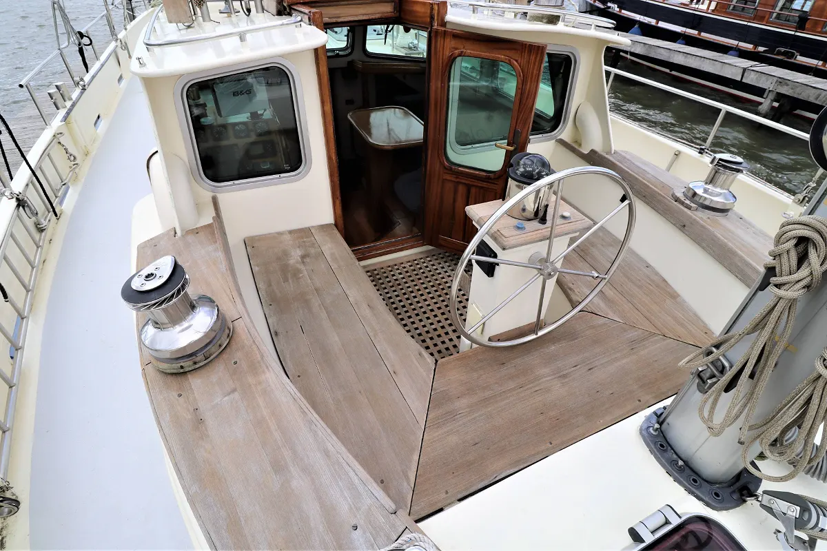 Colin Archer Bronsveen 1500 Deck Saloon 23