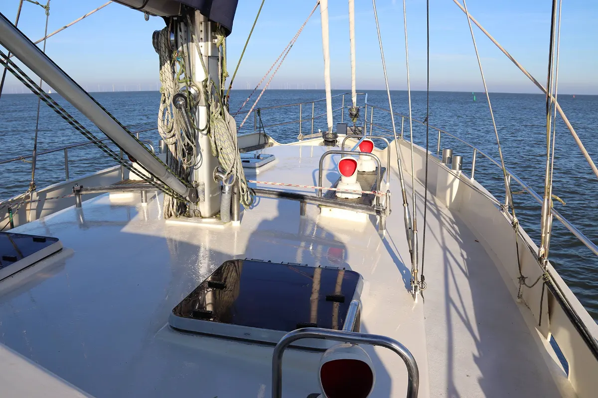 Colin Archer Bronsveen 1500 Deck Saloon 26