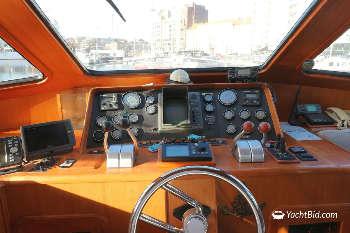 Trader 72 Tide Chase 44