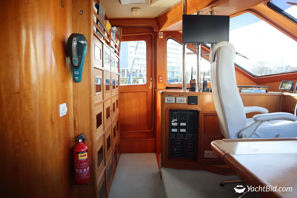 Trader 72 Tide Chase 47