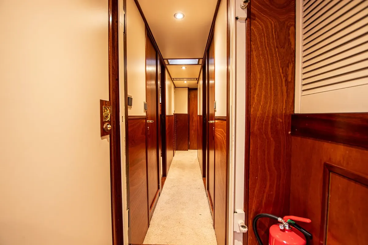 Custom Ex-MTB Motoryacht 24M 8