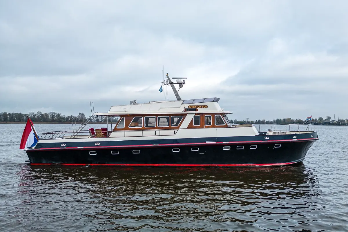 Custom Ex-MTB Motoryacht 24M 36