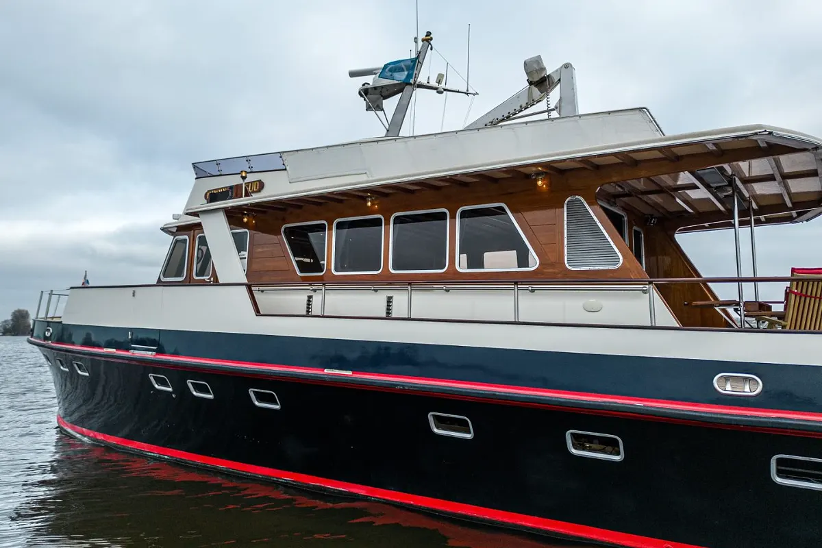 Custom Ex-MTB Motoryacht 24M 42