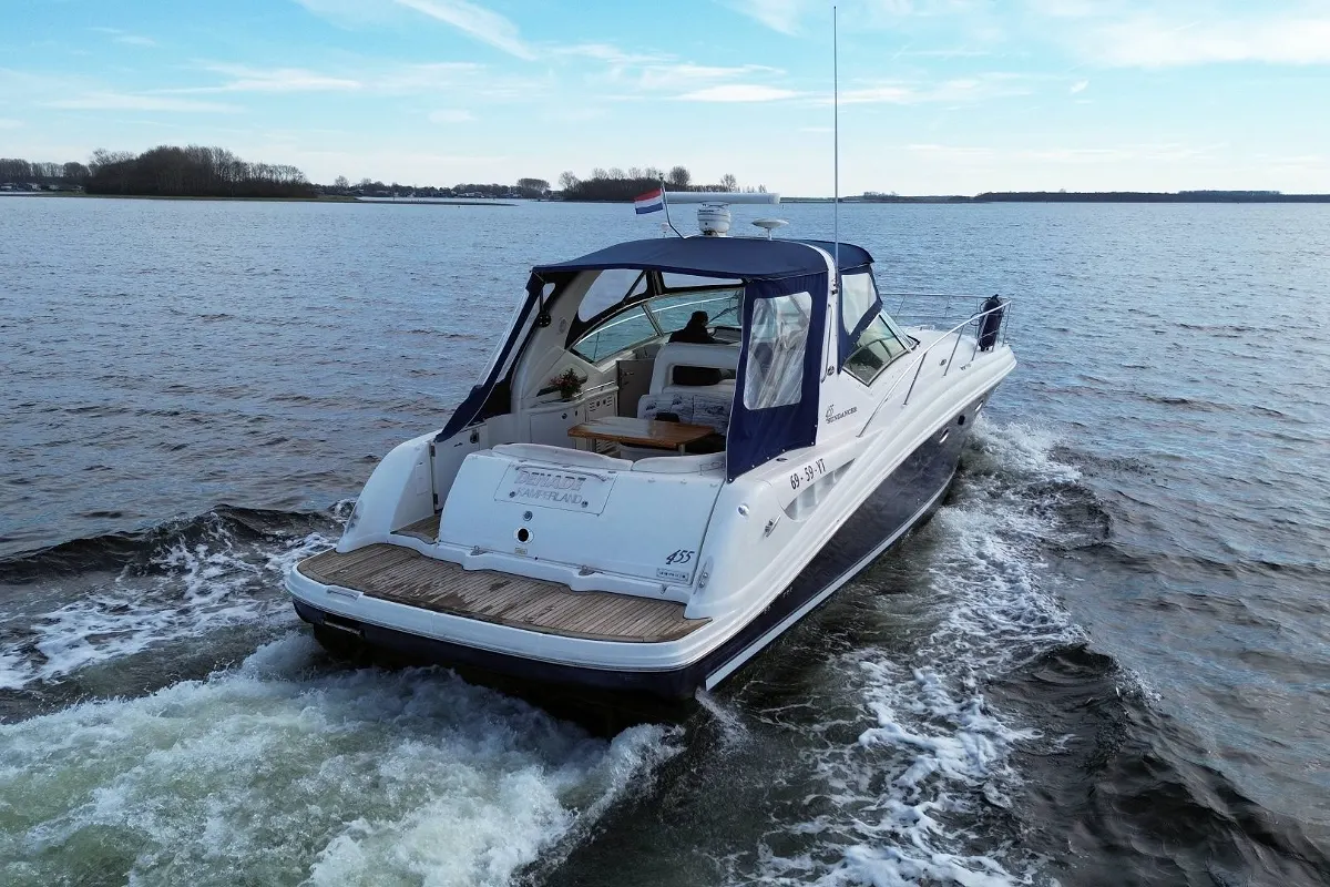 Sea Ray 455 Sundancer 6