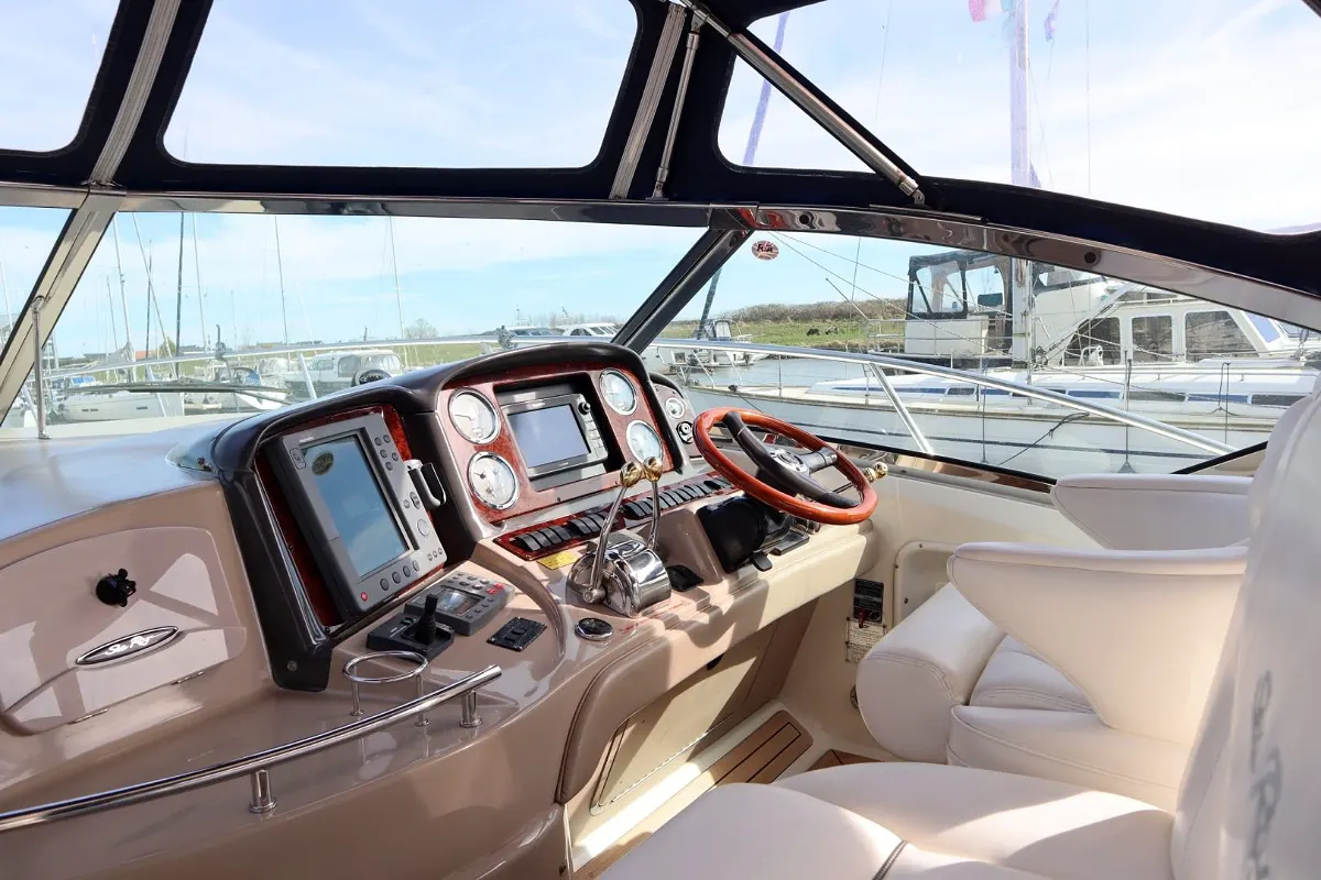 Sea Ray 455 Sundancer 15