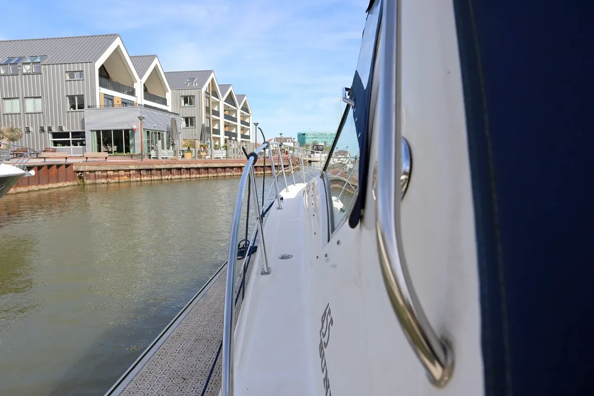 Sea Ray 455 Sundancer 17