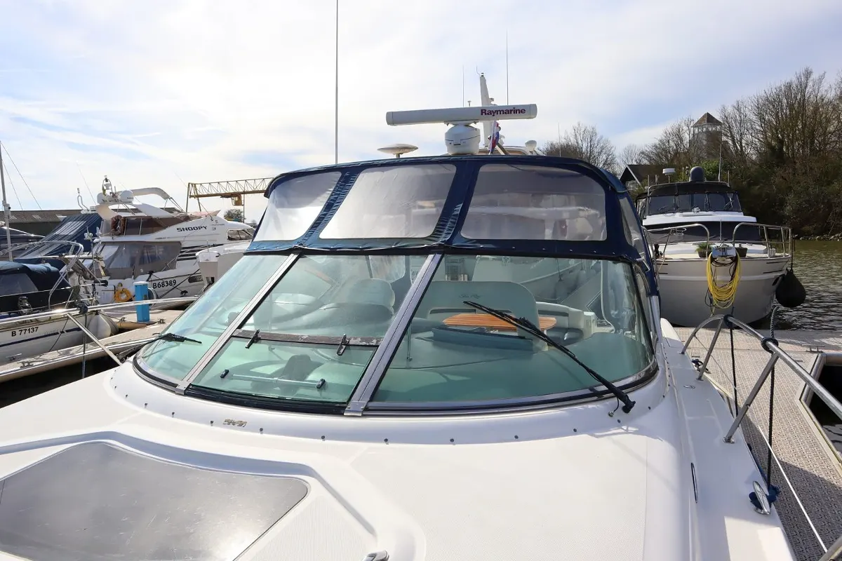Sea Ray 455 Sundancer 19