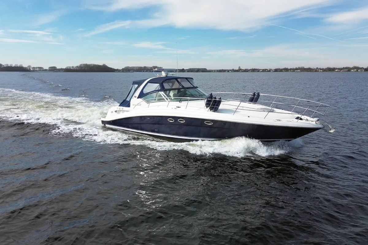Sea Ray 455 Sundancer 25