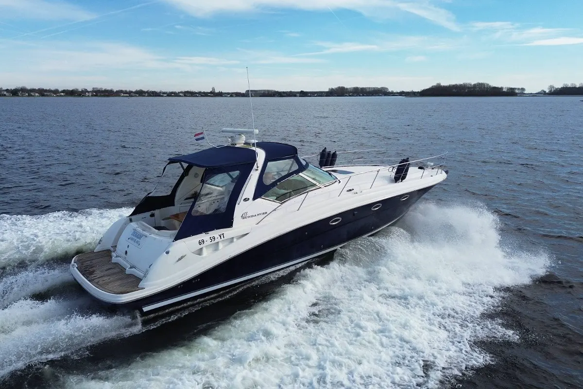 Sea Ray 455 Sundancer 32