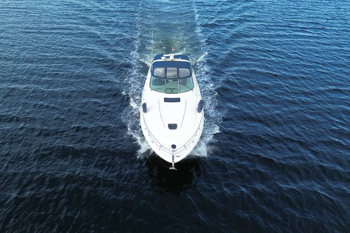 Sea Ray 455 Sundancer 38