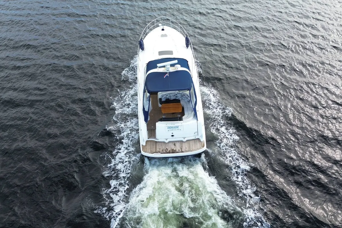 Sea Ray 455 Sundancer 39