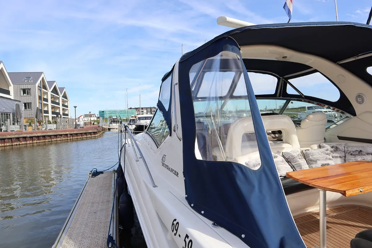 Sea Ray 455 Sundancer 54