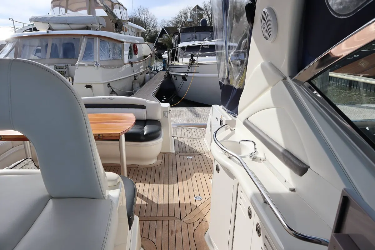 Sea Ray 455 Sundancer 59