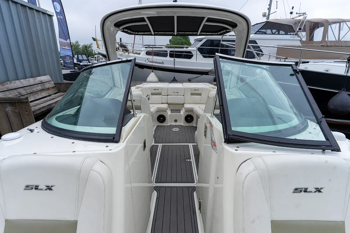 Sea Ray 270 SLX 4