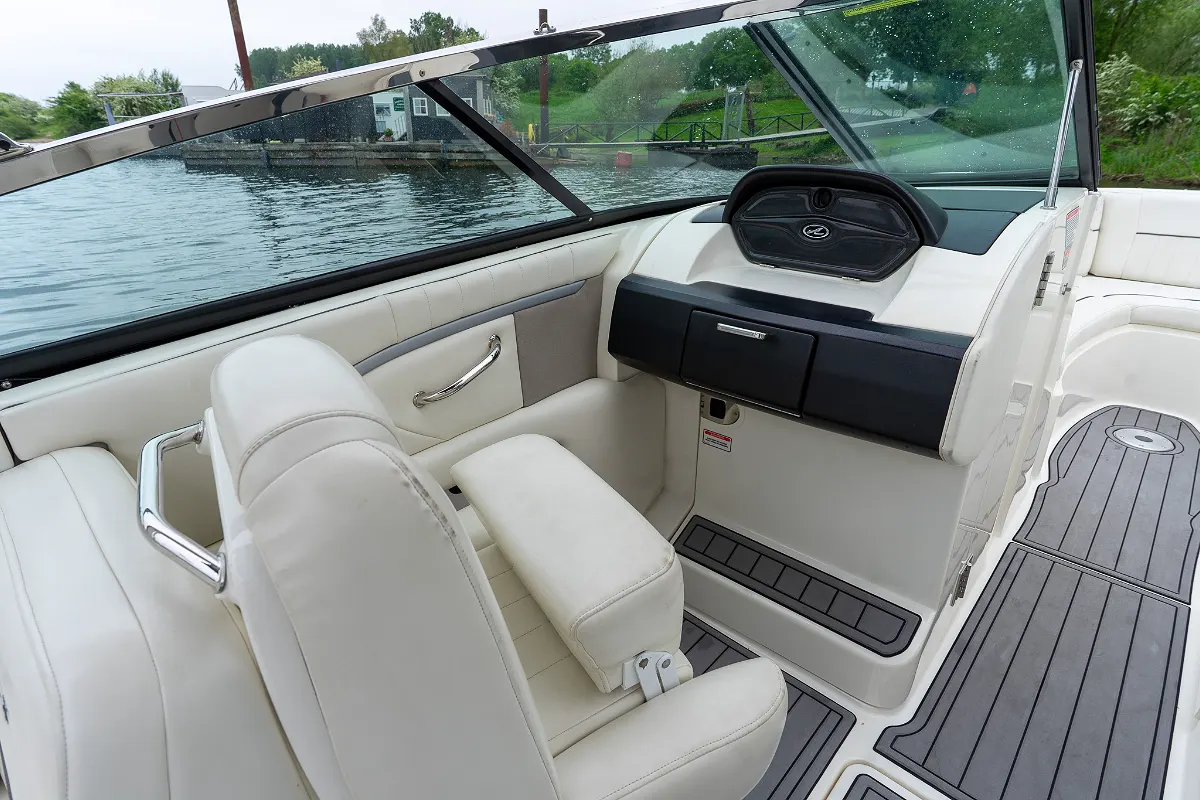 Sea Ray 270 SLX 8