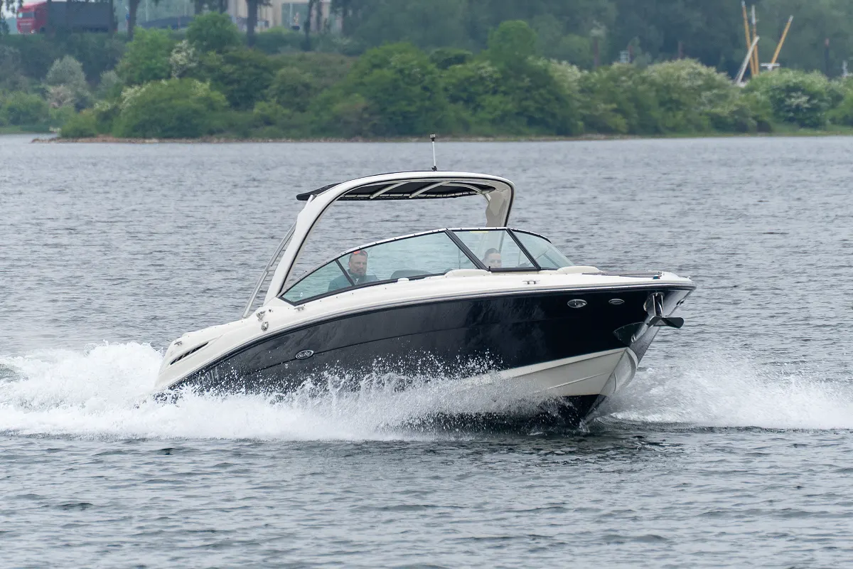 Sea Ray 270 SLX 2