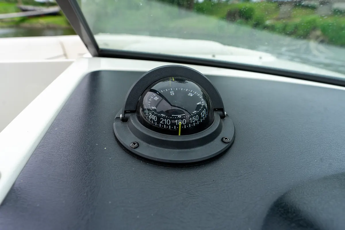 Sea Ray 270 SLX 17