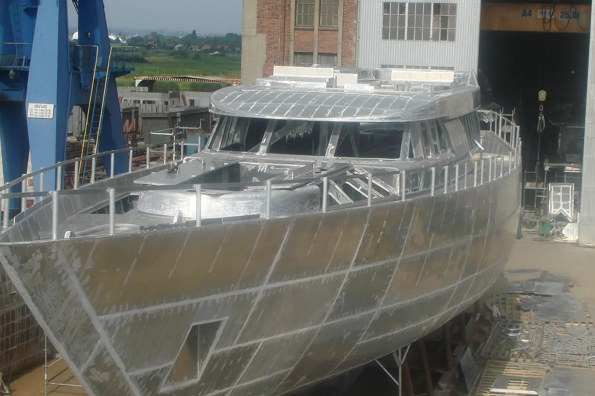 NO RESERVE: Casco Barracuda Design 45m 19